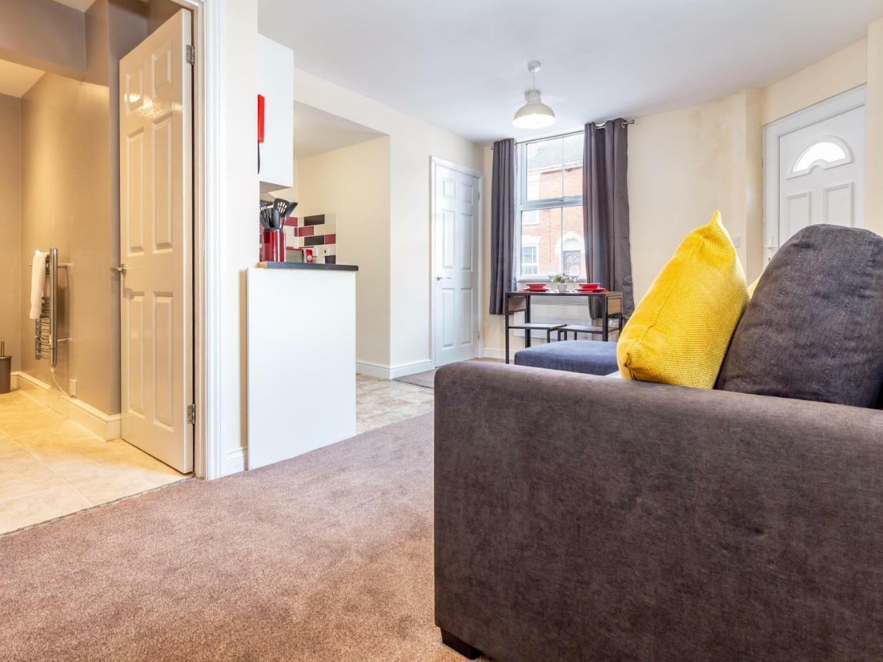 Northfield Street, Worcester City Centre - Guest Homes Bagian luar foto