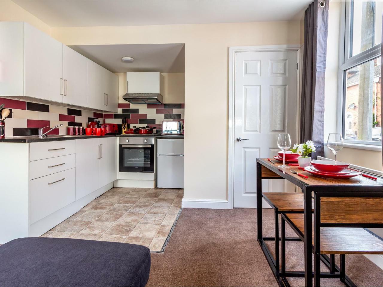 Northfield Street, Worcester City Centre - Guest Homes Bagian luar foto
