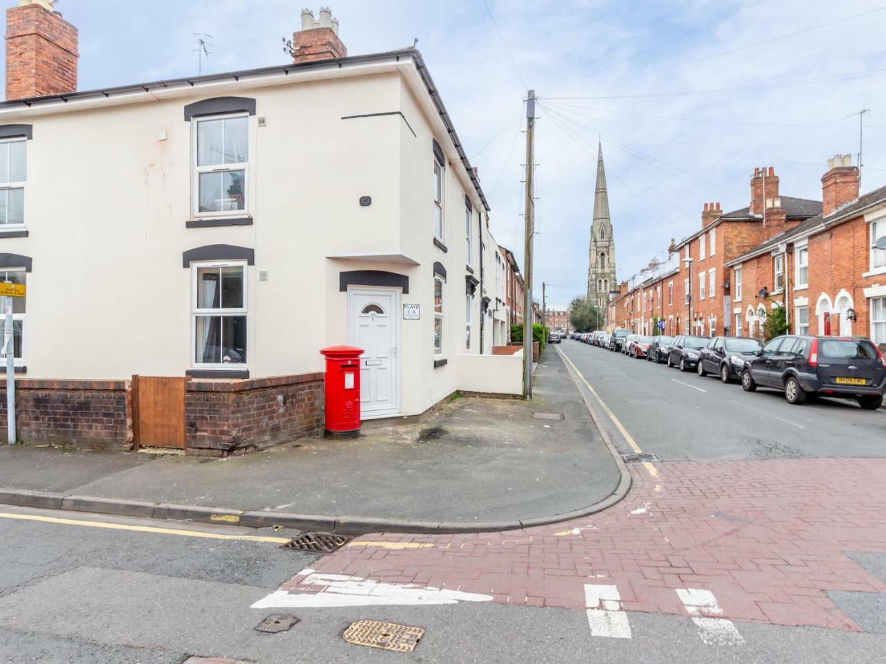 Northfield Street, Worcester City Centre - Guest Homes Bagian luar foto