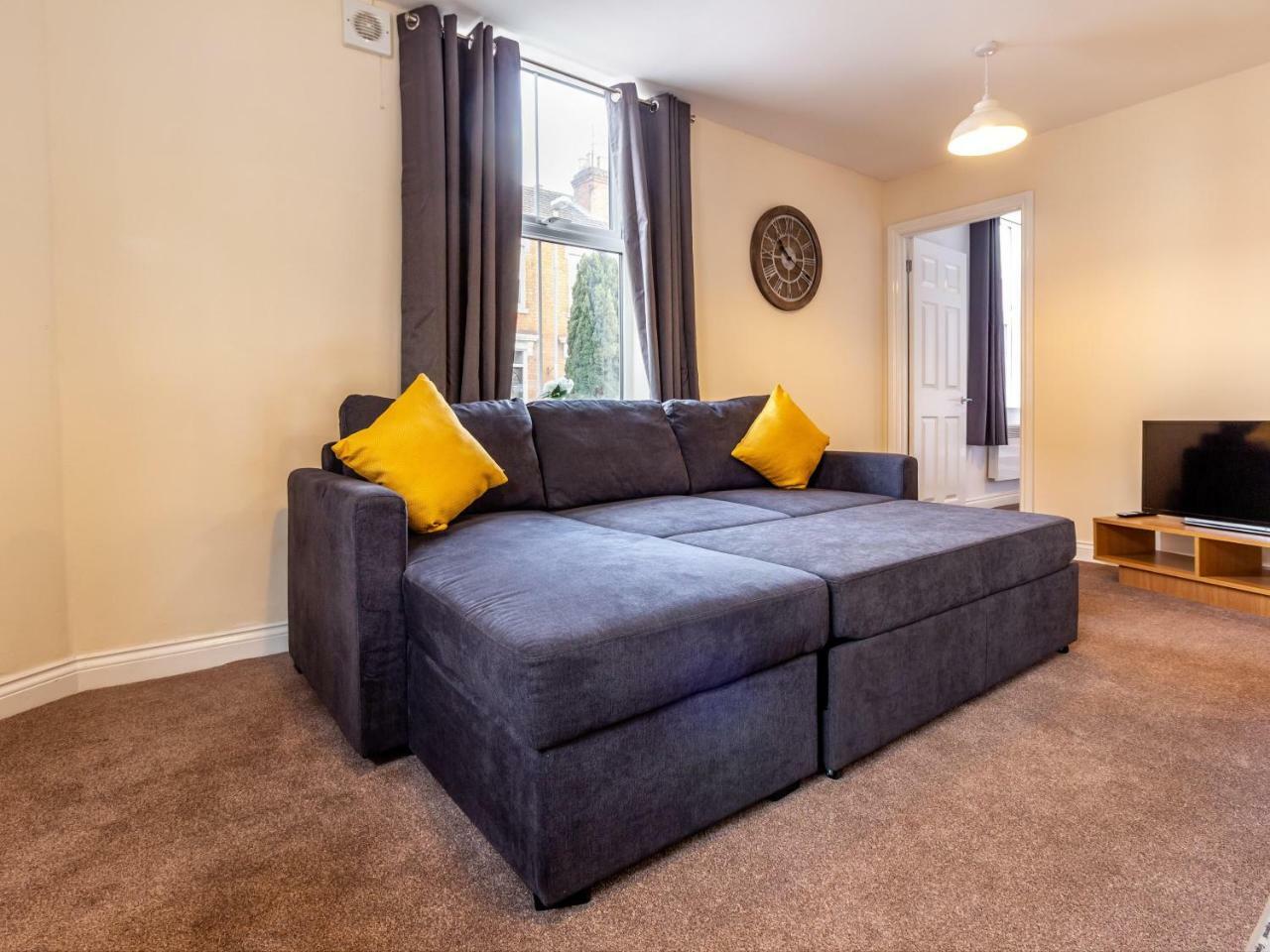 Northfield Street, Worcester City Centre - Guest Homes Bagian luar foto