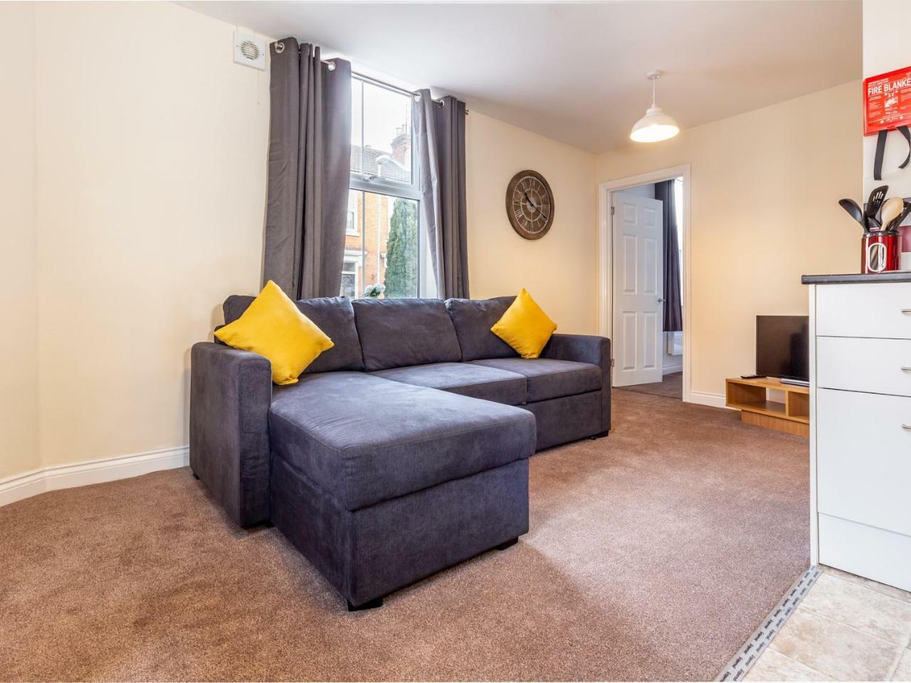 Northfield Street, Worcester City Centre - Guest Homes Bagian luar foto
